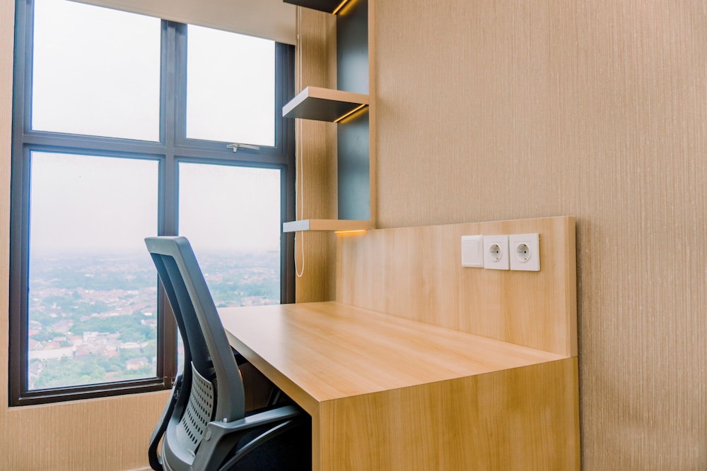 Comfort And High Floor Studio Room At Transpark Bintaro Apartment
