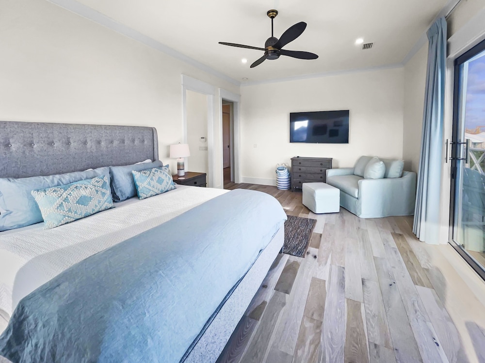 Belle La Mer 7 Bedroom Home by RedAwning view 3