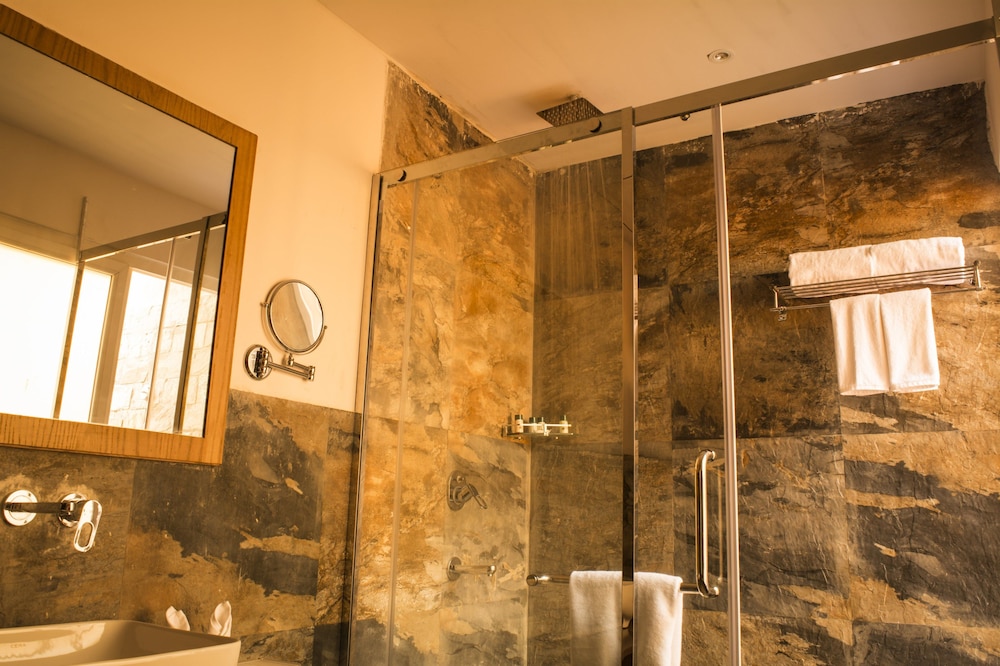 Bamboo Saa Resort & Spa