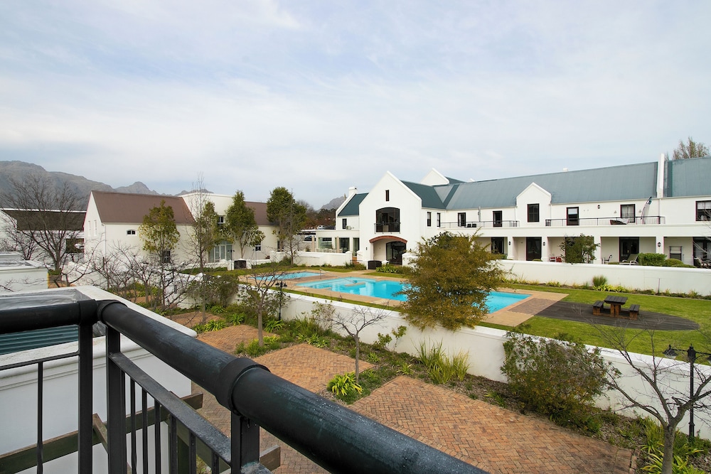 Winelands Golf Lodges at De Zalze