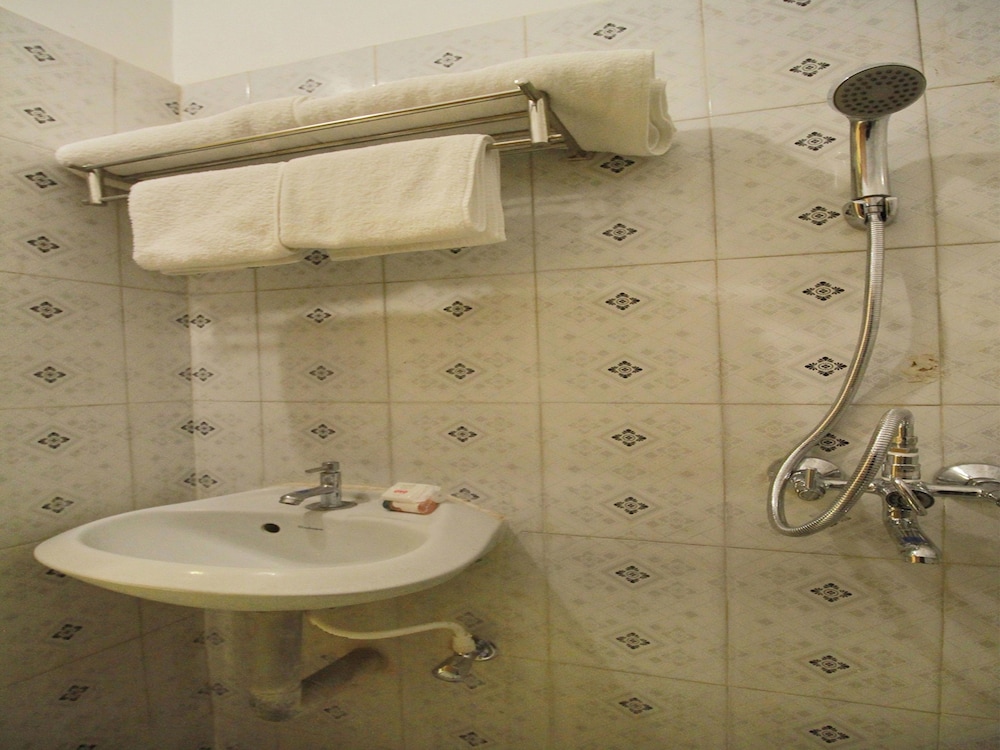OYO 11333 MS Grand Inn