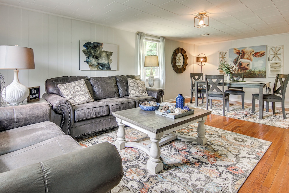 Private Hot Tub: Cottage Near Hikes & Pigeon River