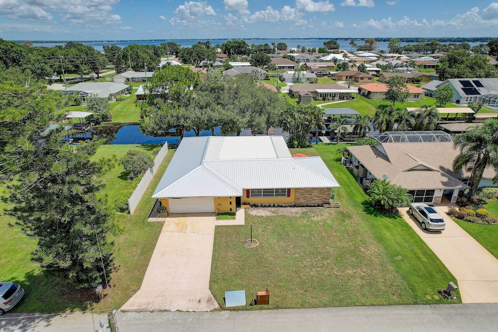 Canal-front Lake Placid Home w/ Boat Dock & Lift!
