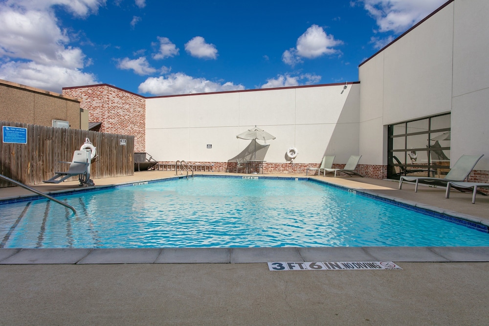 voco College Station Aggieland by IHG