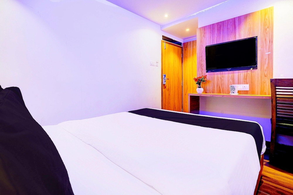 Pleasant Stays Near Powai Lake Mumbai