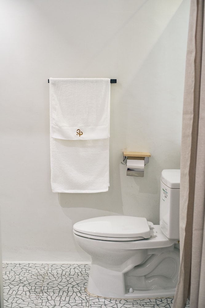 VINAWHISPER Boutique Hotel