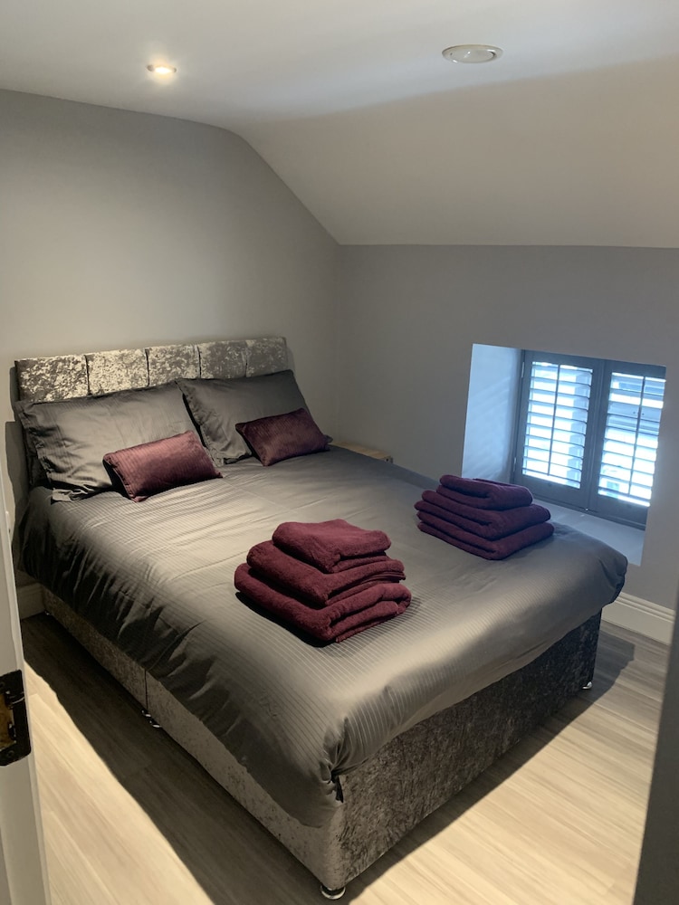 Luxury Property in Central Newbridge Wifi view 3