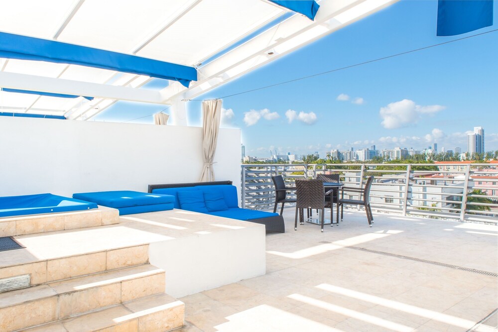 Penthouse De Soleil South Beach - On Ocean Drive Miami Beach Studio Bedroom Condo by RedAwning