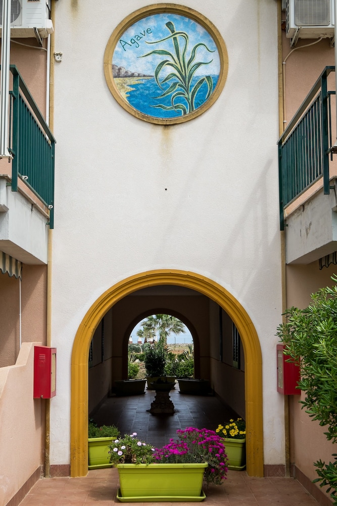 Agave Residence
