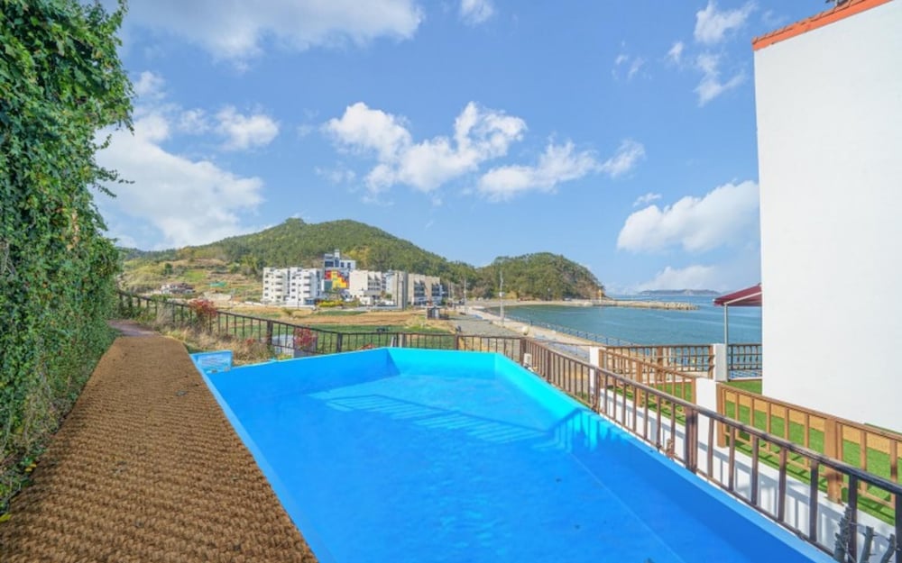Geojedo Ocean View Dumo Mongdol Pension