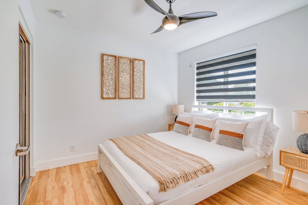 Fox Garden Home Near Downtown & Beach - Image 2