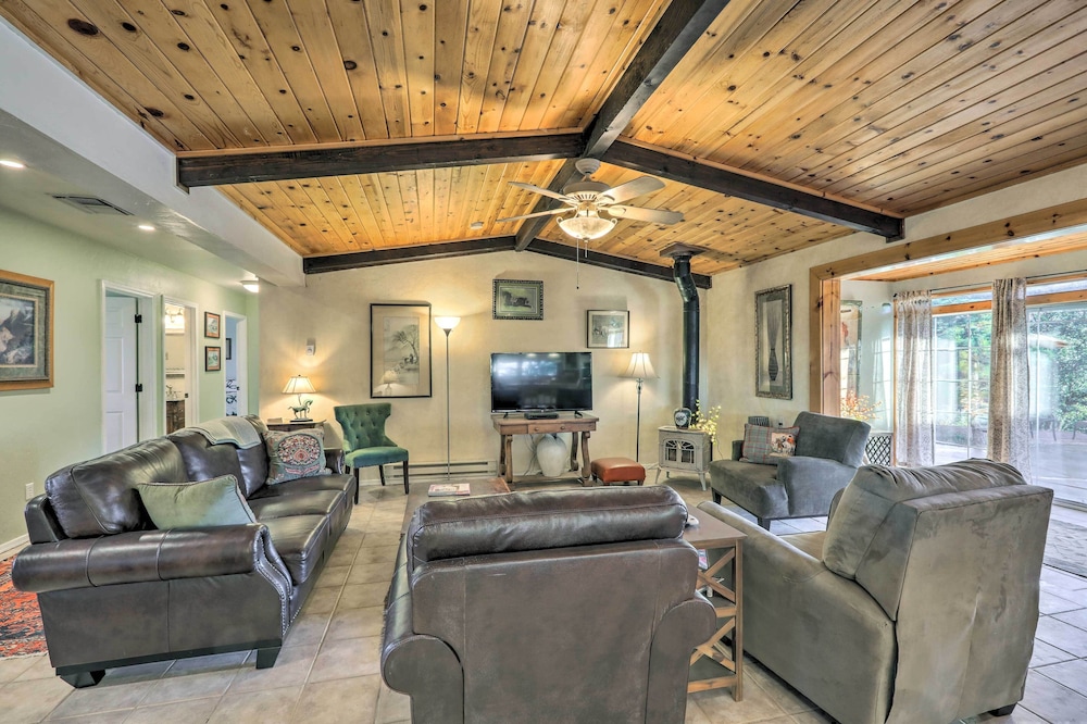 Pet-friendly Prescott Home on 3 Acres w/ Sunroom view 4
