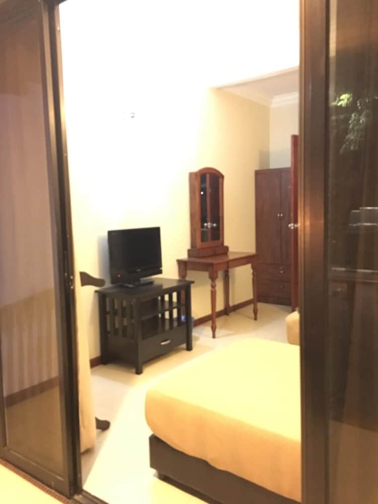 Traders Villa