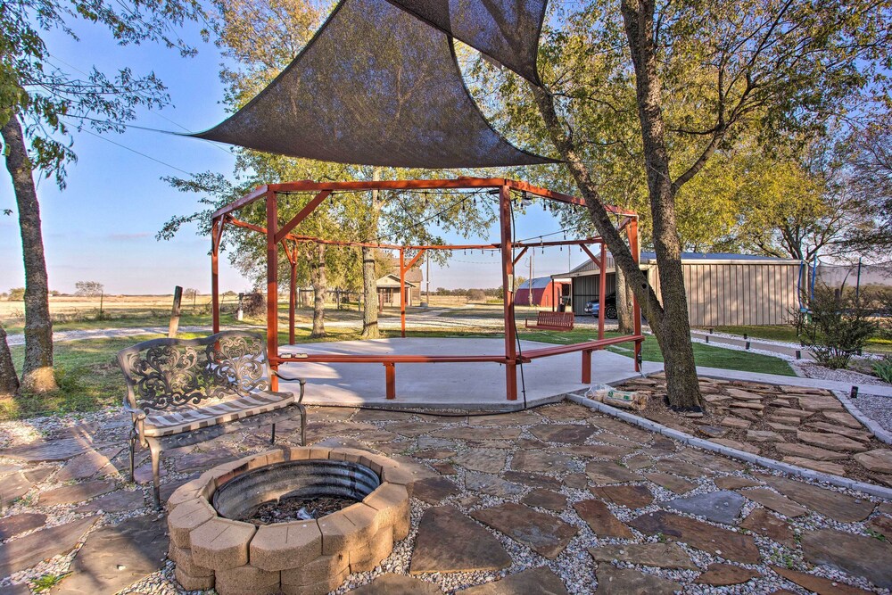 Gainesville Vacations - Charming Gainesville Retreat: Barn, Horses Welcome - Property Image 13