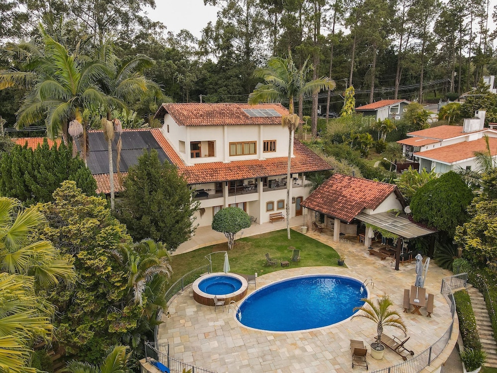 Refúgio de Alto Padrão na Granja Viana
