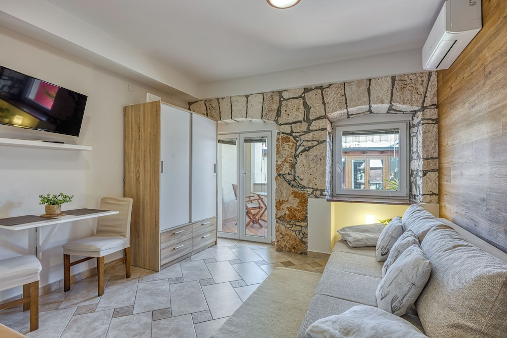 Apartment Jakara 1