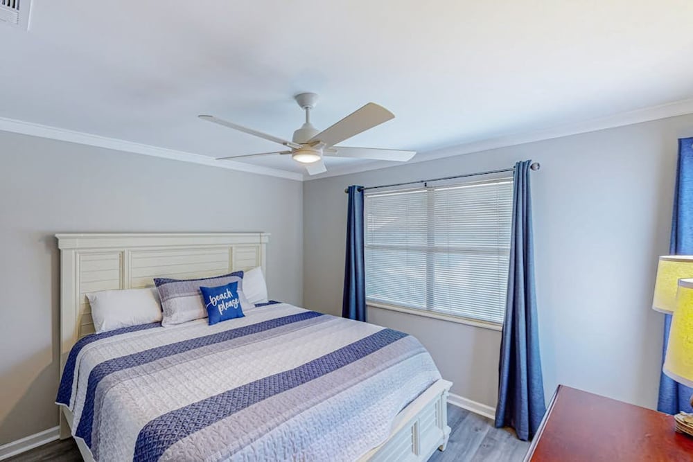 Mariner Lakes Condos
