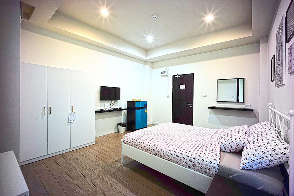 26 Bed and Coffee