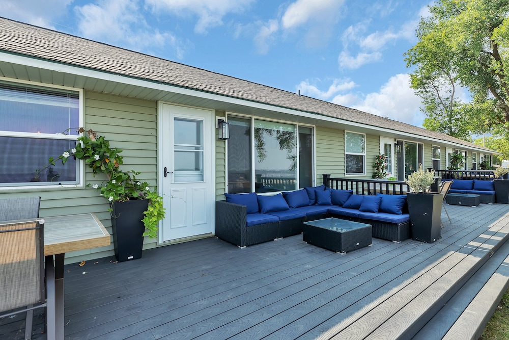 Rizzy's on the Lake - Property Image 19