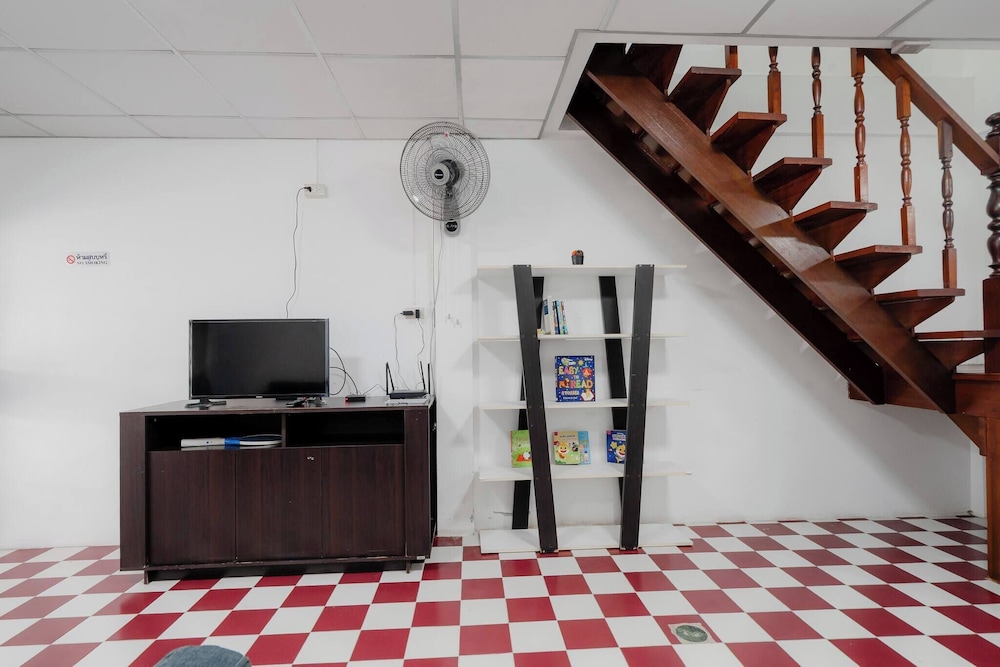Charming 2-bedroom House in Hua Hin Soi 80,12-minute Walk to Beach