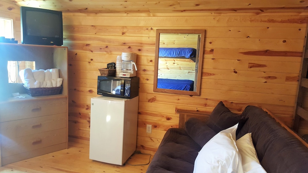 No Name City Luxury Cabins & RV