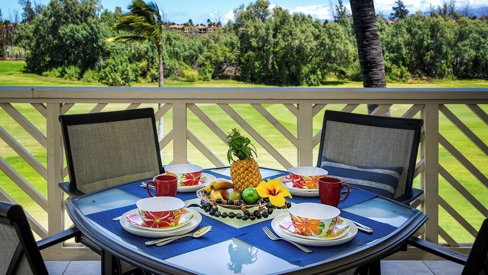 Top-floor Condo w/ Golf and Mountain Views - Pool, Gym, Wifi - Vrkcv
