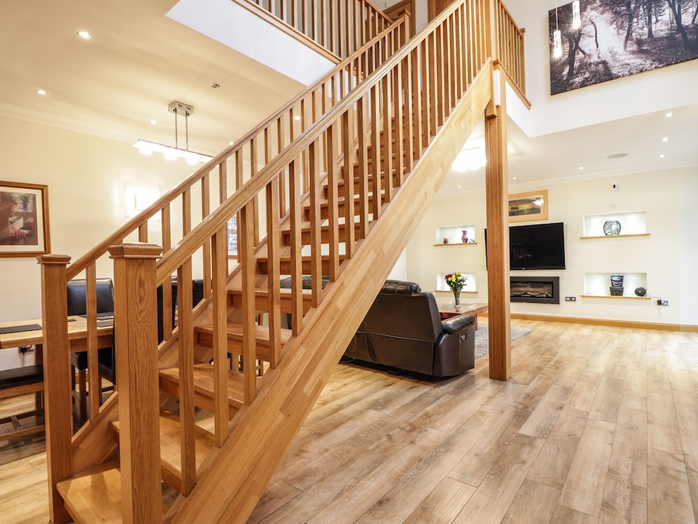 1 The Coach House