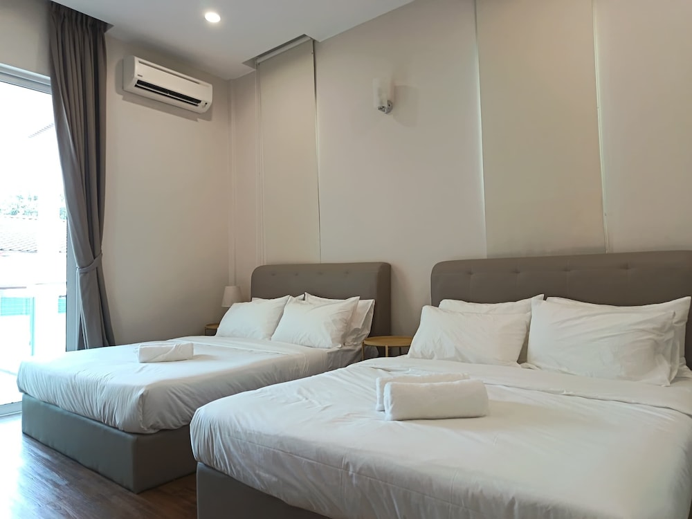 myRoom at 11 J Adams