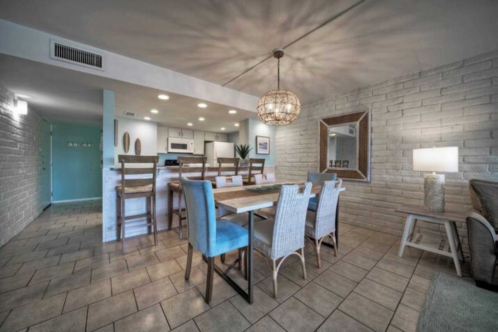 Sleeps 20 3 Condos w/ Beach Access, Pool, Tennis Courts Sea Sands Complex