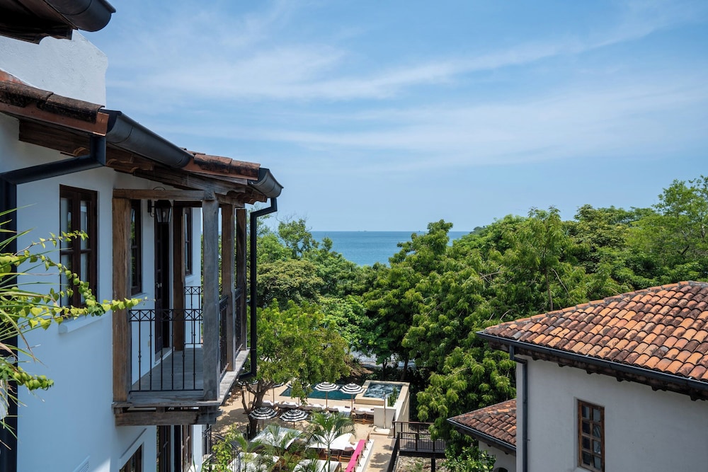 Trendy Condo with Modern Decor, Stunning Ocean Views, and Exclusive Beach Club Access