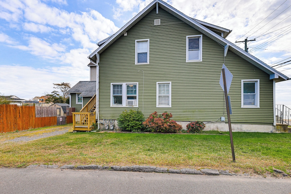 Beachfront, Dog-friendly Milford Getaway w/ Yard! view 5