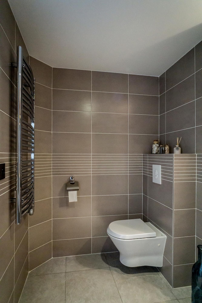 Modern 1 Bed Apartment in Prestigous Area of Cannes a Short Walk to the Croisette and the Palais - 1903