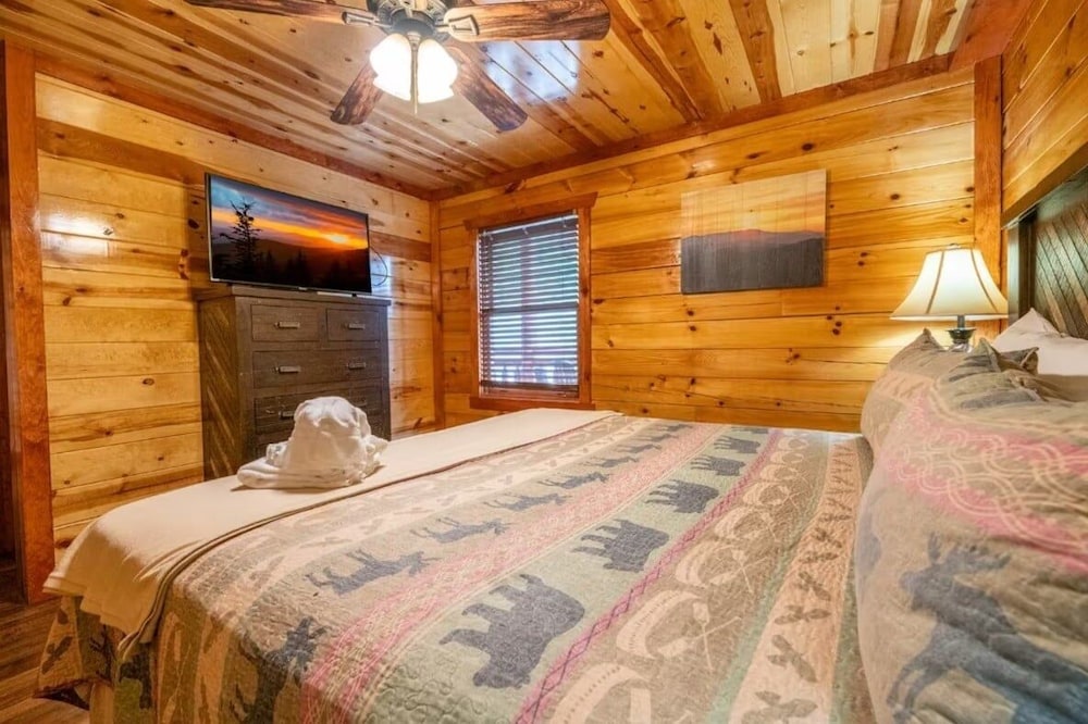 The Only Tenisee 4 Bedroom Cabin