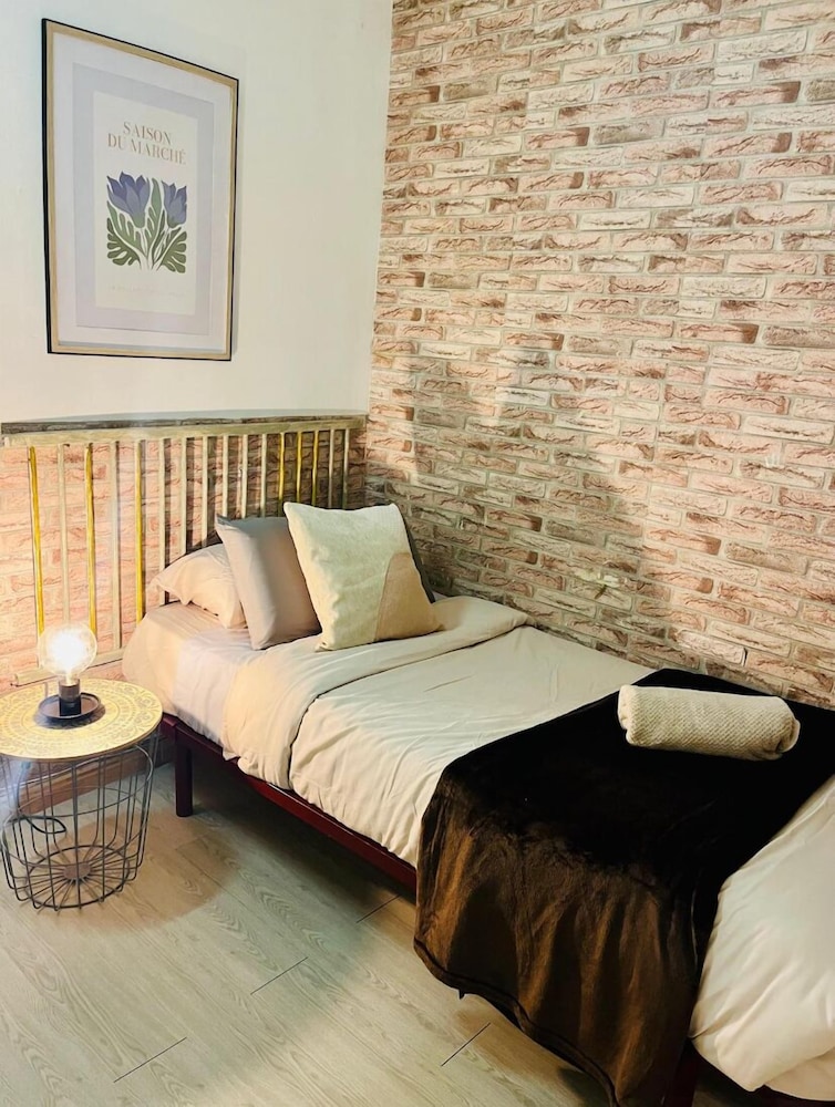 Basic Interior Apartment Sagrada Familia