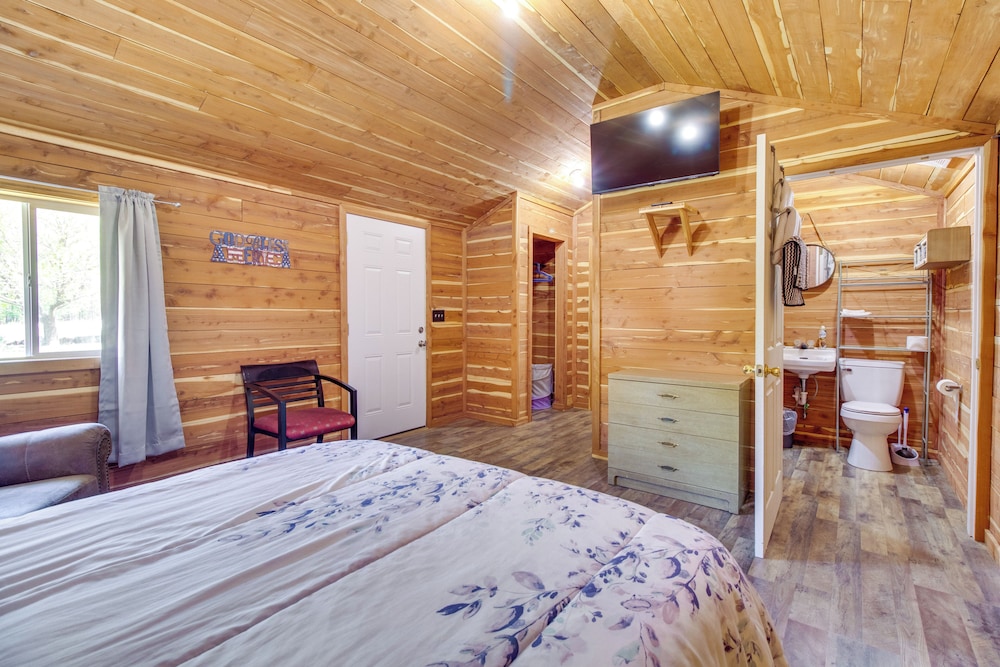 Fish & Boat: Angler's Cabin 2 Mi to White River