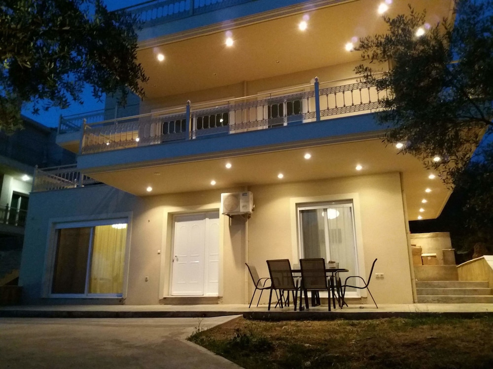Agriomata Vergas Apartments view 3