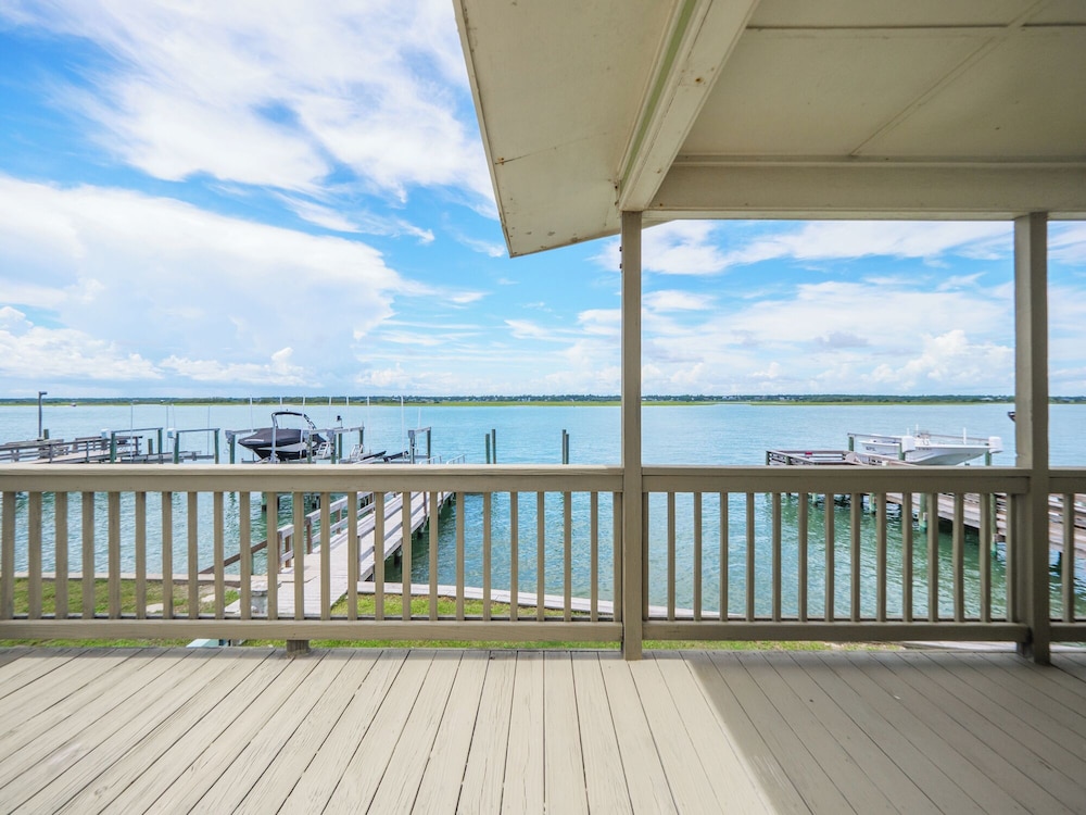Seahorse Sound by Topsail Realty