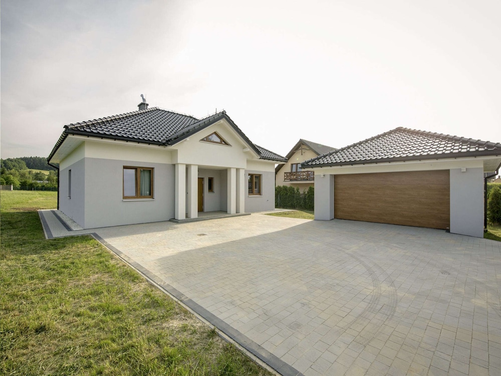 Spacious Villa in Cisownica With Terrace view 3
