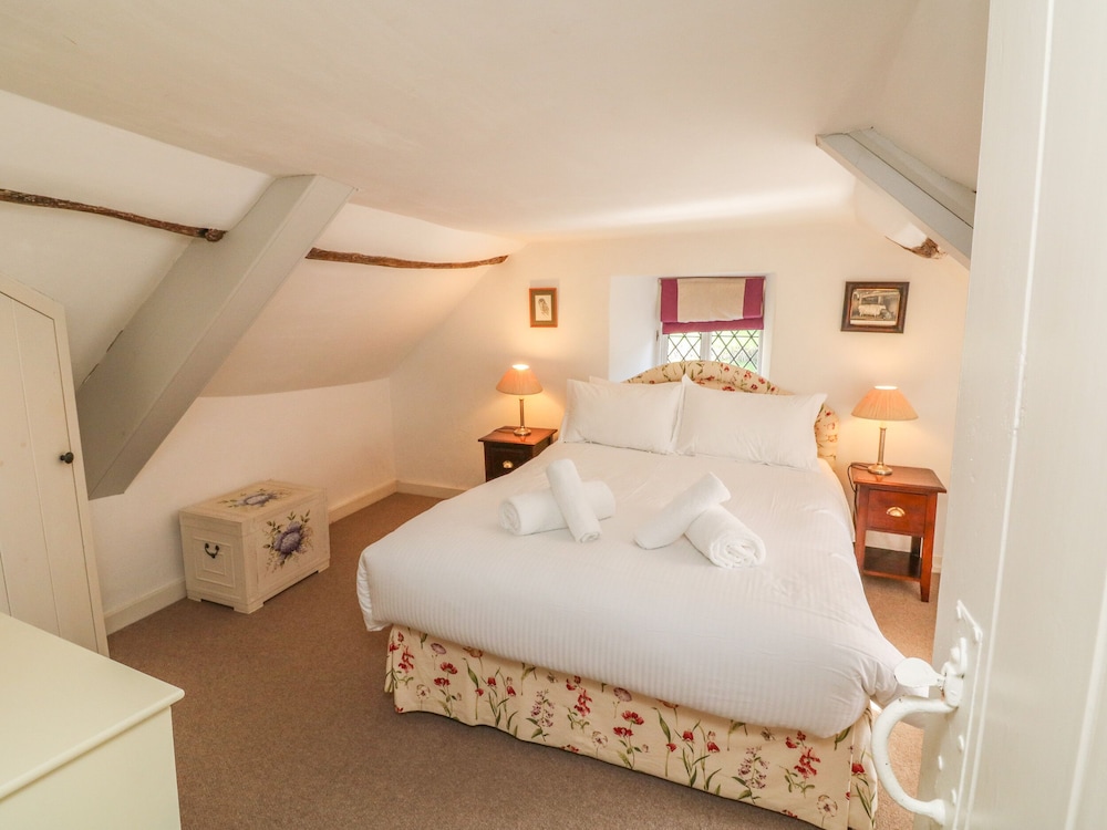 Old Maids Cottage view 5