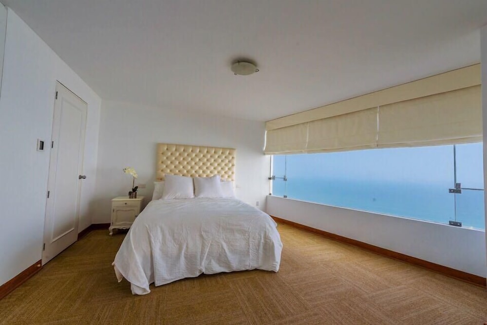 Mv15 Ocean View Miraflores view 3