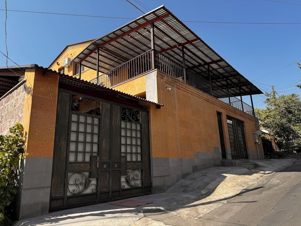 Velvet Vouge Hostel