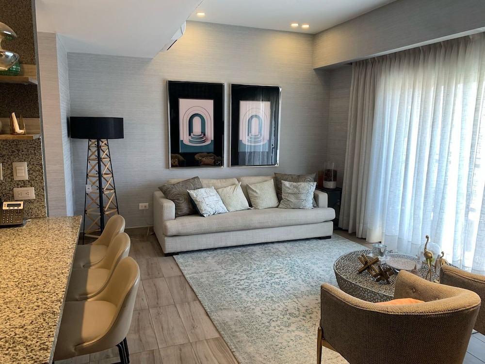 Breakfast Included Regatta Living II 504
