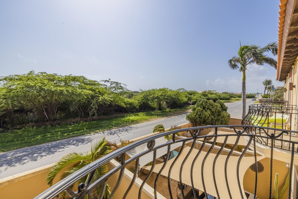2br3ba Townhome Gold Coast Pool Tennis Gym