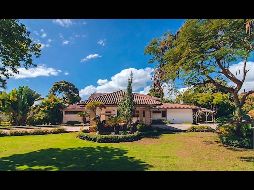 Srvittinivillas Cjl/41/ Gre8 Loc/ Open Villa/ Family and Team/ Casadcampo Villas