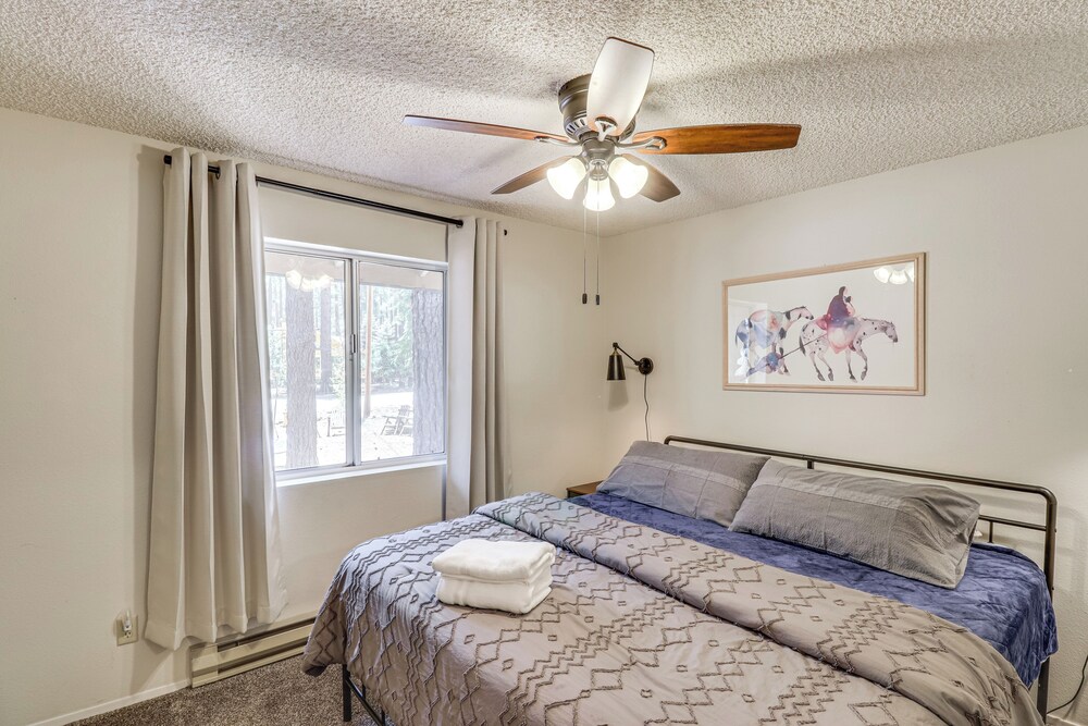 Spacious Decks: Family Pinetop Country Club Home