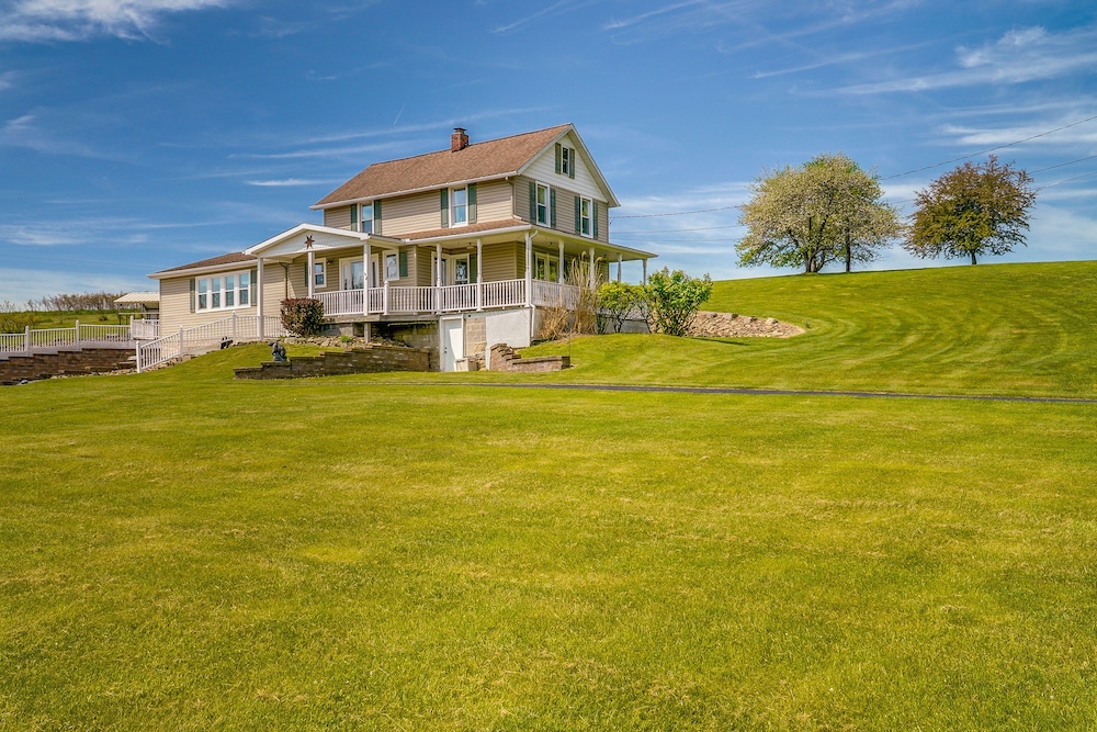 Spacious Pennsylvania Vacation Rental w/ Backyard view 5