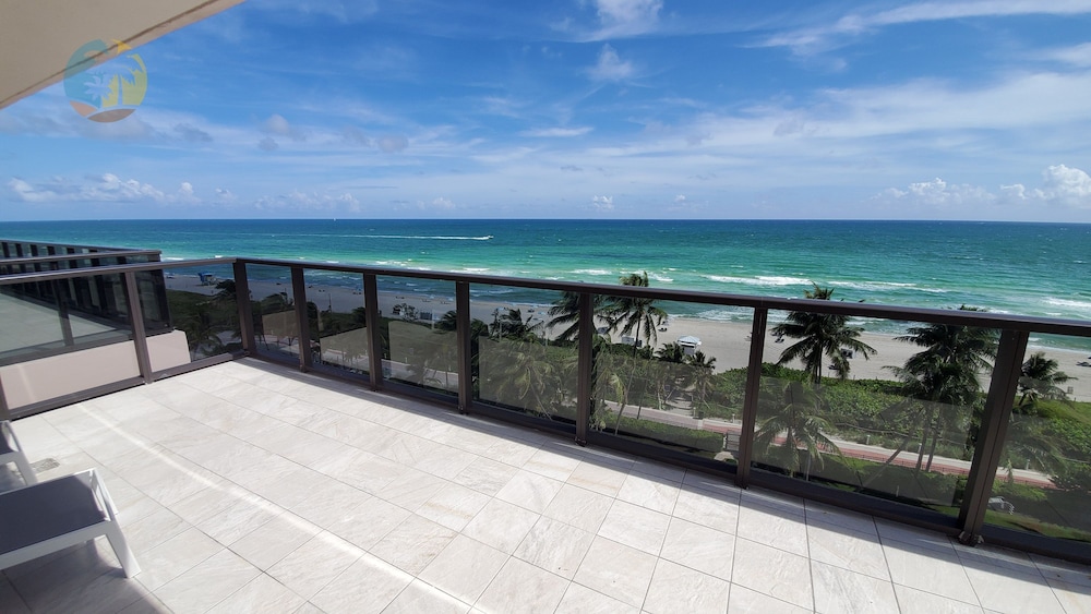 Presidential Royale Direct Oceanfront Brand NEW Apartment - 1001
