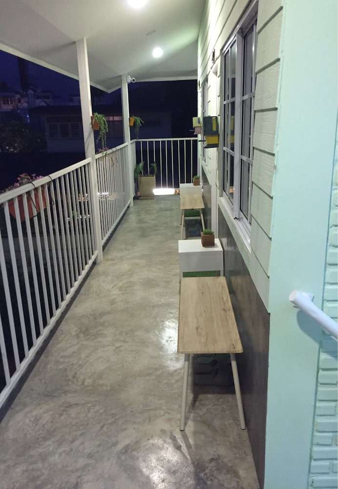 Manyi Boutique House