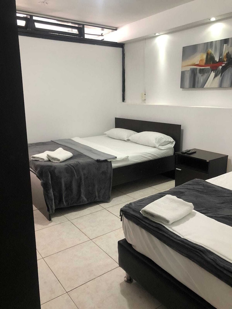 Memphis Hostal - Hostel