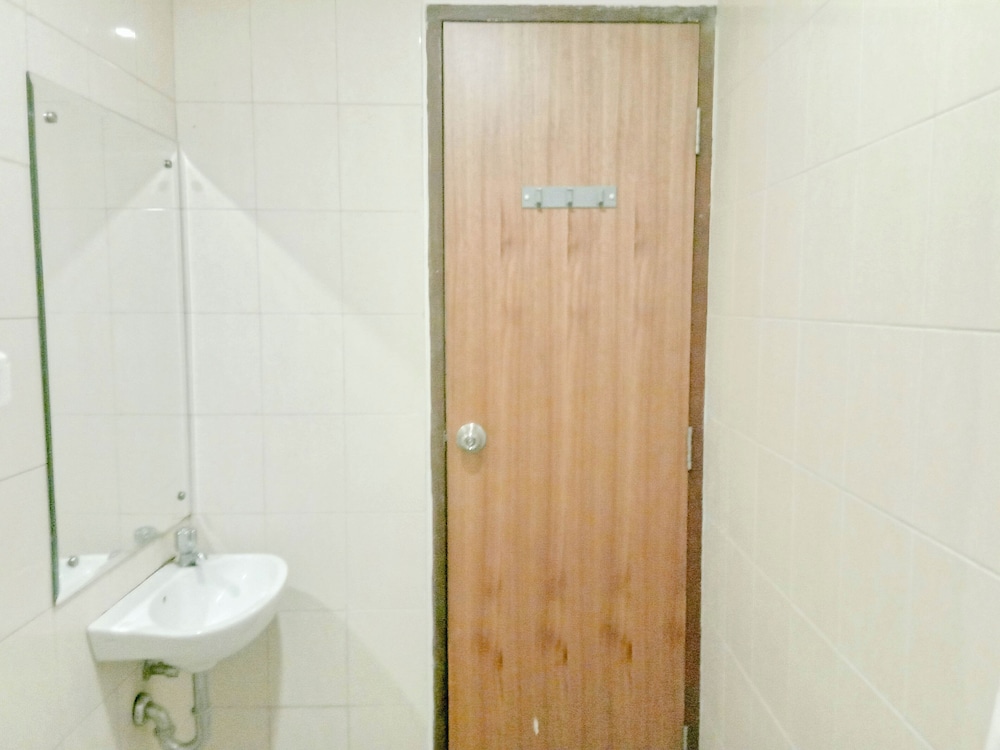 Spacious 1Br With Working Room At Vida View Makassar Aparment